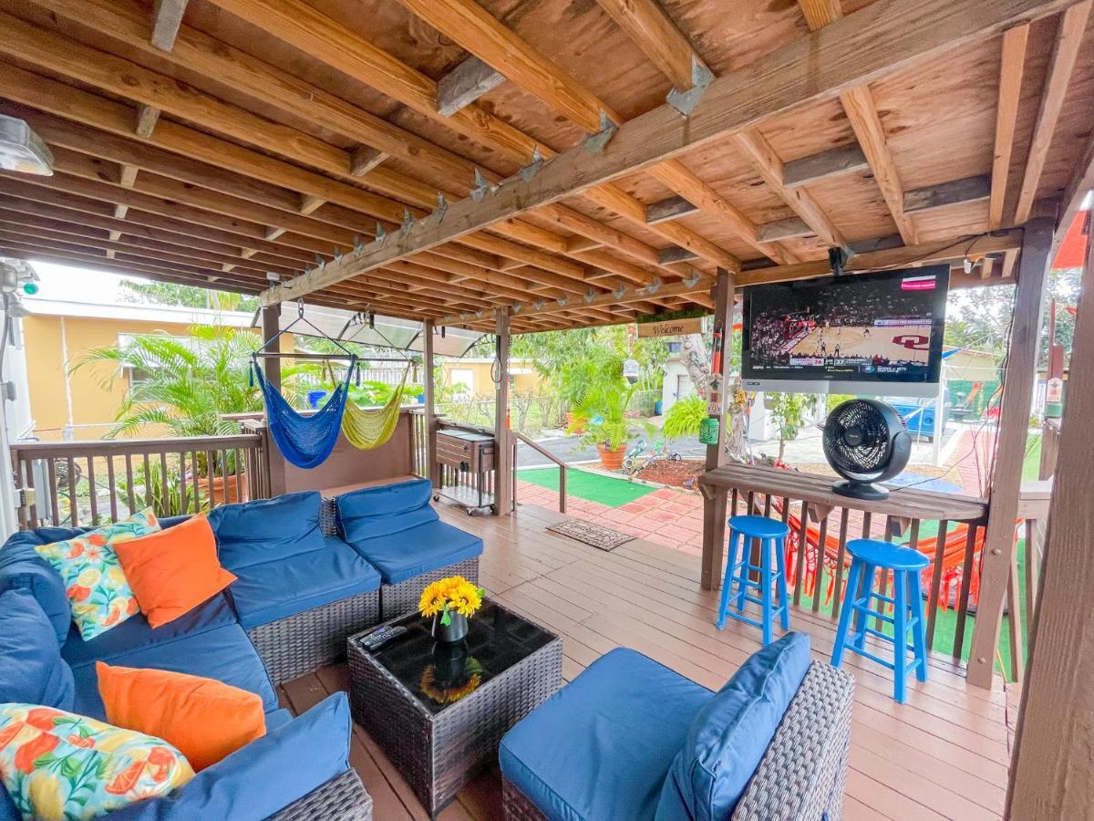 Hammocks & Mini-Golf! 10 Mins From Beach! ハリウッド エクステリア 写真