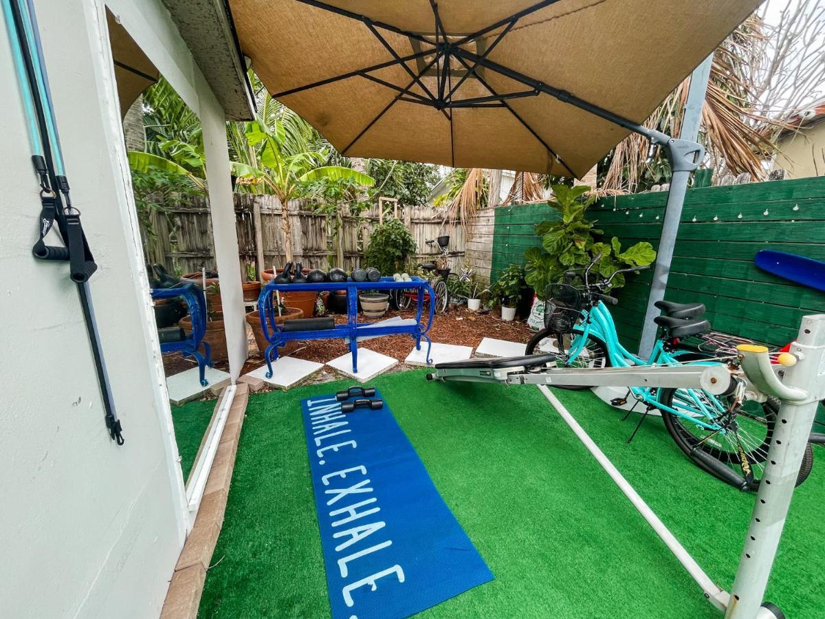 Hammocks & Mini-Golf! 10 Mins From Beach! ハリウッド エクステリア 写真